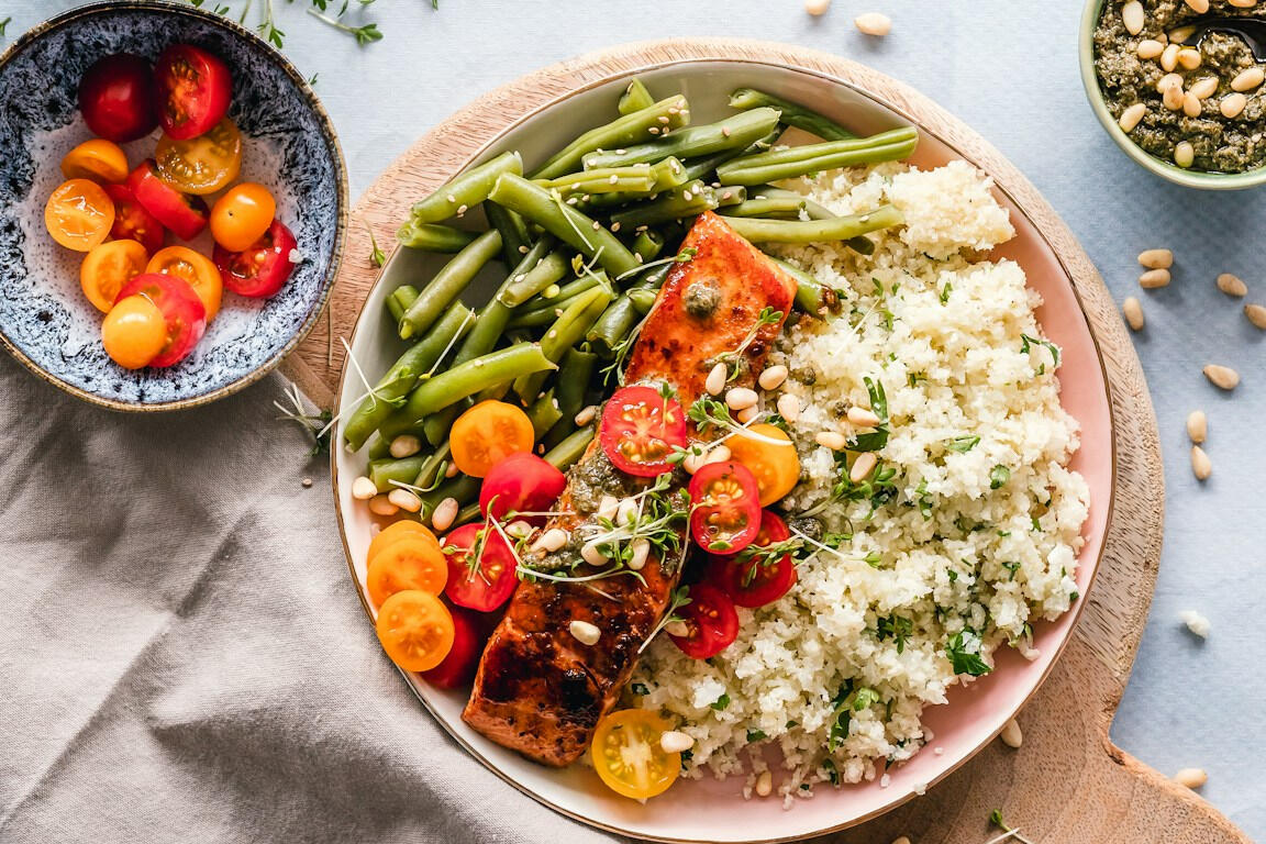 End your wellness journey with a calming grounding ritual followed by a thoughtfully crafted, gut-loving 3-course tasting by a guest chef. A mindful moment designed to nourish your body and reconnect you with purposeful, balanced nutrition.